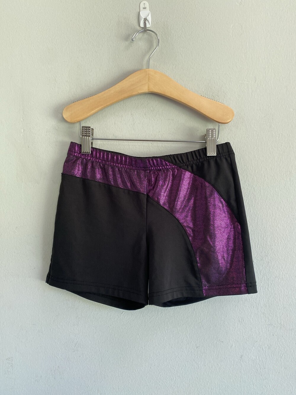 Danskin Now Black Purple Gymnastics Dance Shorts Girls L 10-12